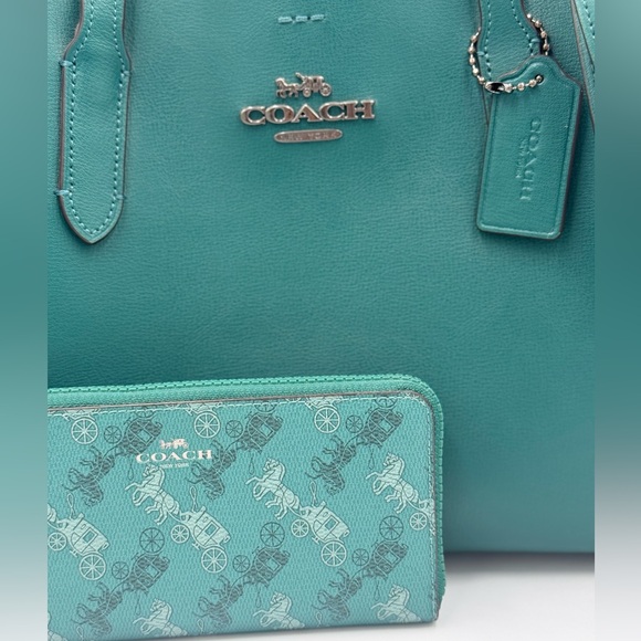 Coach Avenue Carryall Green Leather Tote with Matching Wallet - Picture 2 of 12